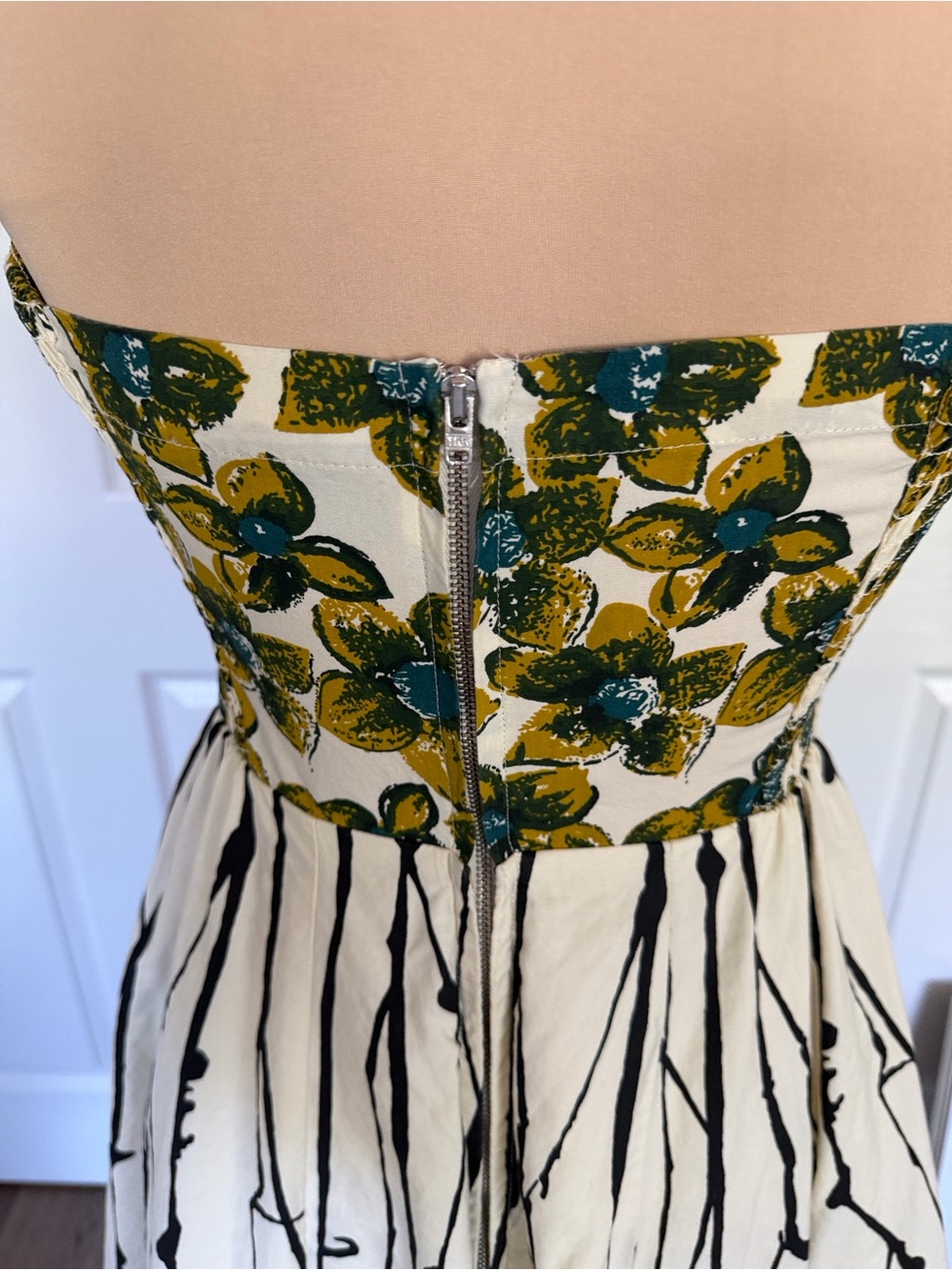 Halter Chartreuse Floral Midi Dress in White, Mustard & Green artsy style - Picture 4 of 12